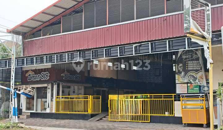 Shop/Cafe/Business Space on Trunojoyo Street, Bluru, Sidoarjo Shop/Cafe/Business Space on Trunojoyo Street, Bluru, Sidoarjo