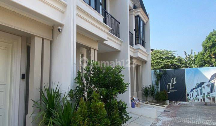 Rumah Konsep Modern Classic Full Bata Merah, Lokasi Strategis  1