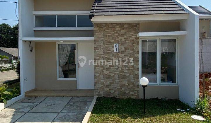 Rumah Bagus Dalam Komplek Akses Jalan Raya