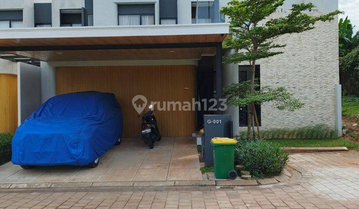 Rumah 6 Kamar Tidur Hook Dekat Taman Komplek 1