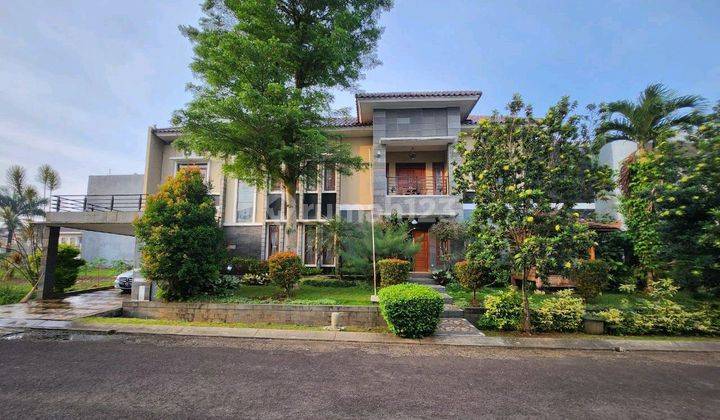 Dijual Cepat Rumah Mewah Dengan Kolam Renang 1