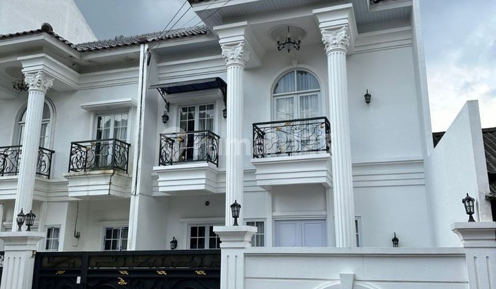 Rumah American Classic Full Furnished di Kranggan Cibubur