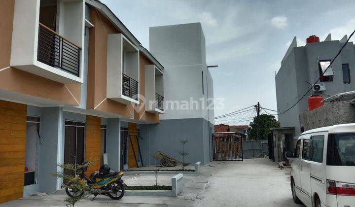 Rumah 2 Lantai Siap Huni Bebas Banjir Dekat Harapan Indah Bekasi 2