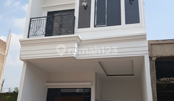 Cluster Baru 2 Lantai Modern Minimalis Carport Mobil di Jagakarsa Cluster Baru 2 Lantai Modern Minimalis Carport Mobil di Jagakarsa