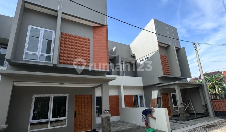 Siaphuni Modern House Strategically Located Near Sawangan Toll Road in Limo 2
