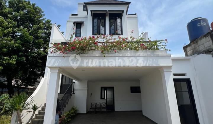 Ready-to-Occupy 3-Story Townhouse with Strategic Access in Jagakarsa