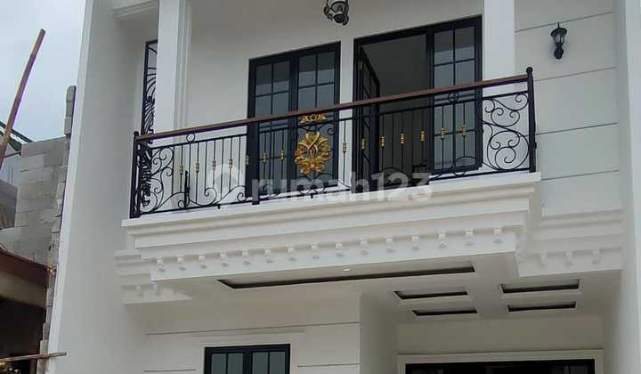 Rumah modern 2lantai siaphuni berdekatan dengan Jakarta Selatan Rumah modern 2lantai siaphuni berdekatan dengan Jakarta Selatan