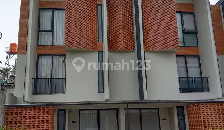 Cluster Exlusive Strategis Dekat Tol di Bintaro Tangerang Selatan