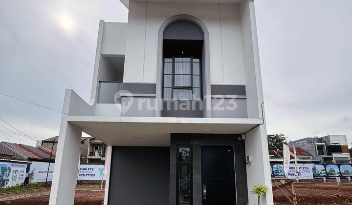 Home With Ai Concept House with Complete Facilities in Depok