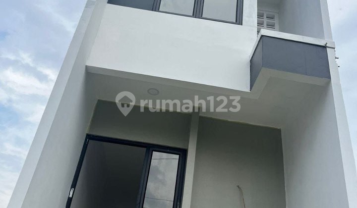 Rumah Minimalis 2 Lantai Akses Motor di Jagakarsa