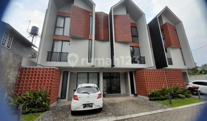 Rumah Design Scandinavian Modern 3 Lantai Siap Huni di Bintaro