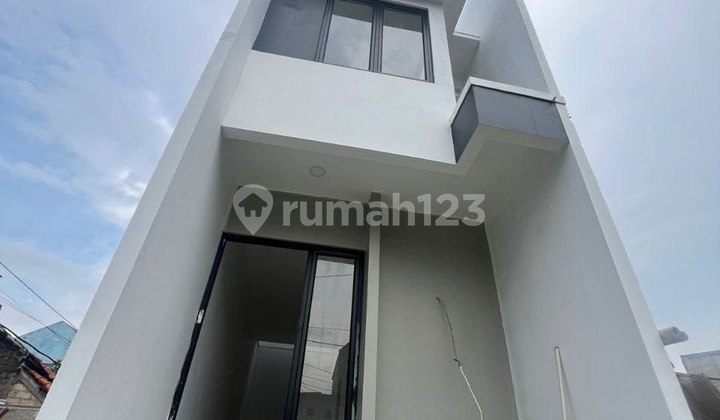 Rumah Minimalis 2 Lantai Akses Motor di Jagakarsa
