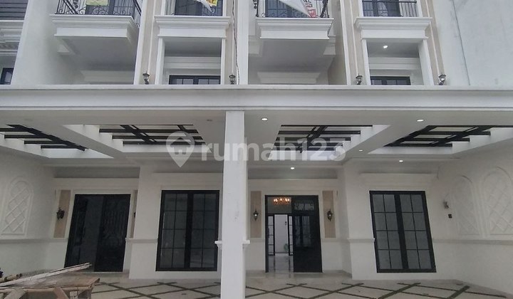 Rumah Mewah Di Jagakarsa Siap Huni 2 Carport Security 24jam Rumah Mewah Di Jagakarsa Siap Huni 2 Carport Security 24jam