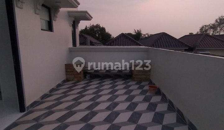 flood-free house in Jagakarsa near toll gate 24-hour security luxurious comfortable 2