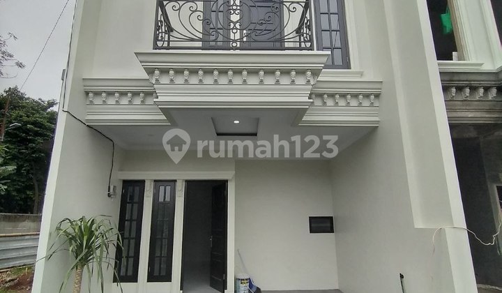 house in Jagakarsa, South Jakarta, price around 800 million, very strategic location, flood-free