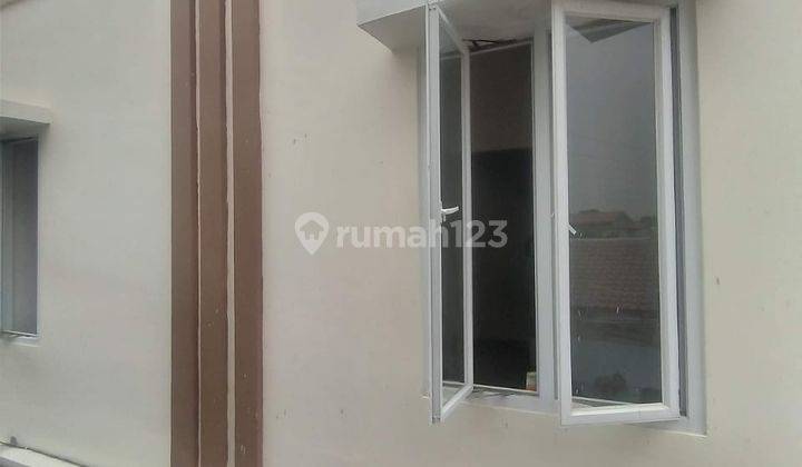 Rumah 3 Lantai Baru Semi Furnished SHM di Jl Kebagusan Raya, Jakarta Selatan 2