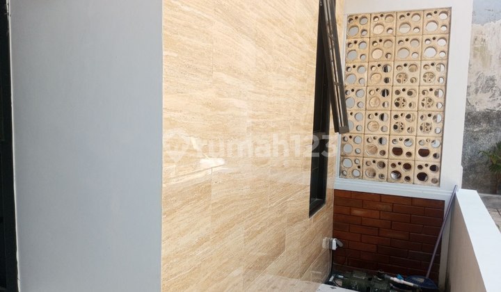 House in Ragunan, motorbike access, cannot use KPR.