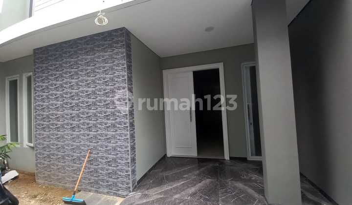 Rumah Cantik, Baru, dan Modern dalam Komplek di Pondok Kelapa 2