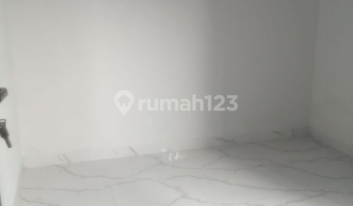 Rumah Cantik, Baru, dan Mewah dalam Cluster Lokasi Strategis. 2