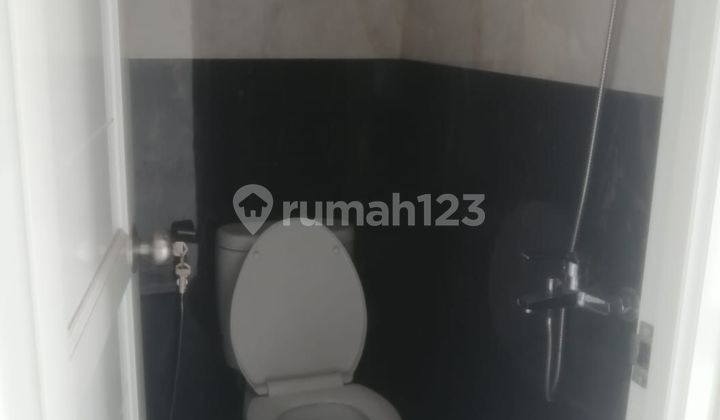 Rumah Cantik, Baru, dan Mewah 3 Lantai dlm Cluster Akses 2 Mobil 2