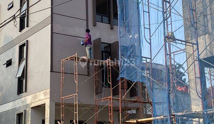 Rumah Cantik, Baru, dan Mewah 3 Lantai dalam Cluster Lokasii Elit 2