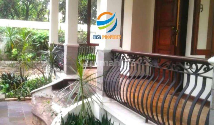 Rumah Cantik dan Mewah dalam Komplek Ada Kolam Renang Pribadi 2