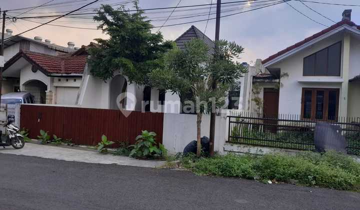 Cheap via Auction !! Nice &amp; Strategic House in Senam Indah Complex 2