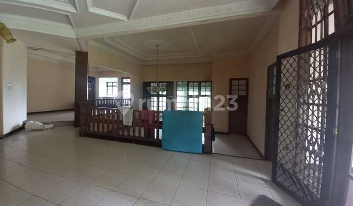 Muraah bawah NJOP, BU! Rumah lama tanah luas di Cipaku Indah Setiabudi