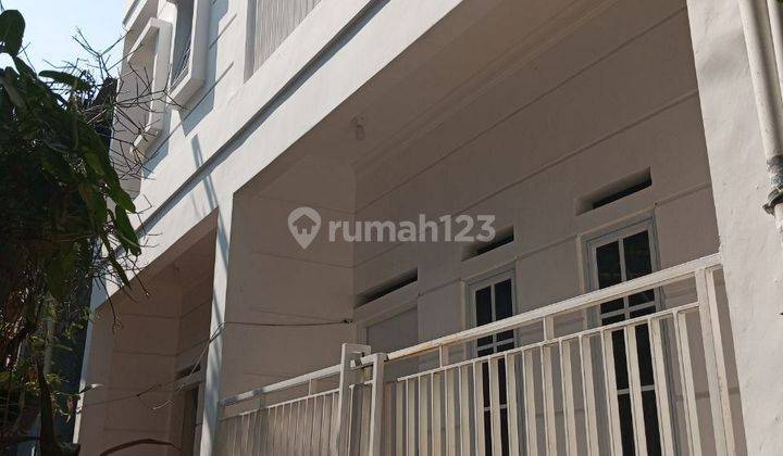 Dijual Cepat Rumah 300jutaan Dekat Stasiun Jatinegara 1