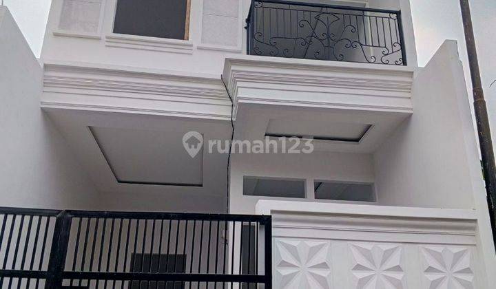 Rumah 2 Lantai Ada Rooftop Dekat Stasiun Lenteng Agung 1