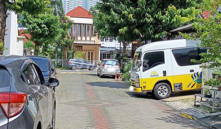 Rumah di Vila Valensia Pakuwon Indah Surabaya Barat, Minimalis, Siap Huni, Dekat Pakuwon Super Mall 2