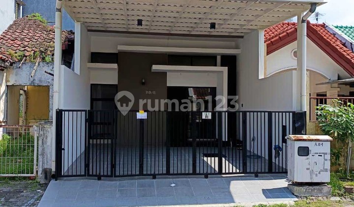 Rumah di Vila Valensia Pakuwon Indah Surabaya Barat, Minimalis, Siap Huni, Dekat Pakuwon Super Mall