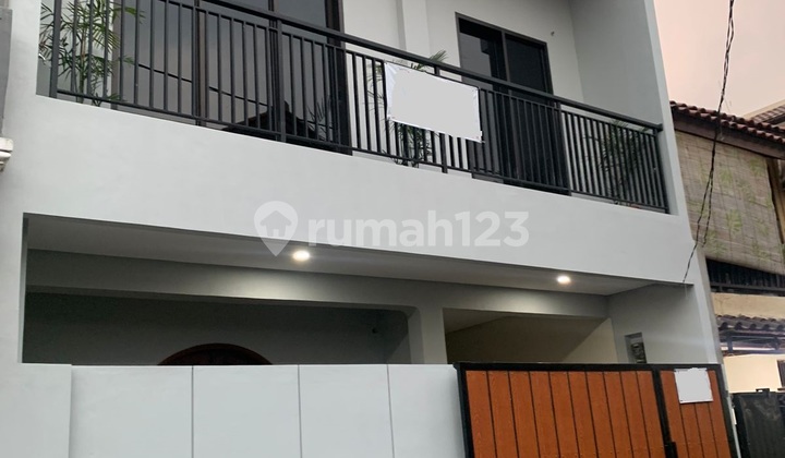 Blok A - 850 Mtr ke Stasiun MRT - Rumah Siap Huni 3 LT - Jalan 2 Mobil Blok A - 850 Mtr ke Stasiun MRT - Rumah Siap Huni 3 LT - Jalan 2 Mobil