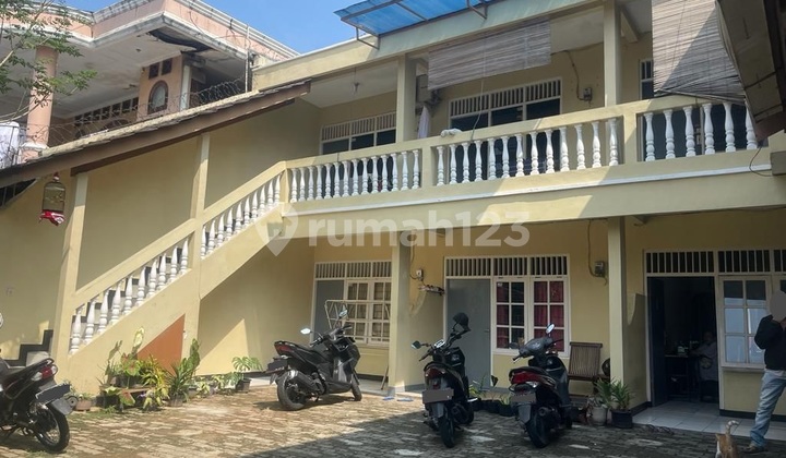 CIPETE UTARA - 1 KM KE STASIUN MRT - KOST 6 KAMAR - FULL TERSEWA - JALAN 2 MOBIL CIPETE UTARA - 1 KM KE STASIUN MRT - KOST 6 KAMAR - FULL TERSEWA - JALAN 2 MOBIL