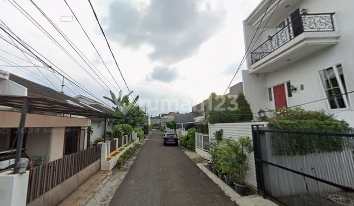 Cilandak - 850 Mtr ke Stasiun MRT - Murah - Rumah Tua - Lingkungan Bagus - Jalan 2 Mobil