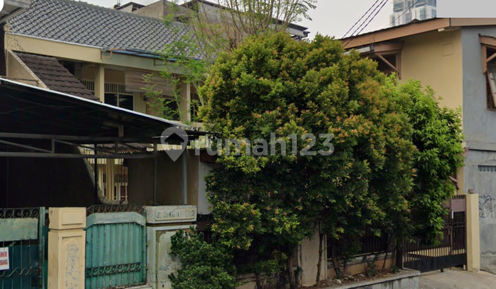 CIPETE UTARA - 1 KM KE STASIUN MRT - KOST 6 KAMAR - FULL TERSEWA - JALAN 2 MOBIL CIPETE UTARA - 1 KM KE STASIUN MRT - KOST 6 KAMAR - FULL TERSEWA - JALAN 2 MOBIL