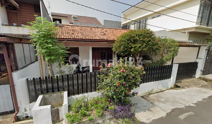 Pondok Labu - 2 KM to MRT - Affordable - Old Complex House - Two-Car Road - Good Neighborhood Pondok Labu - 2 KM to MRT - Affordable - Old Complex House - Two-Car Road - Good Neighborhood