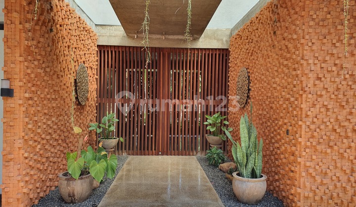 Pejaten Barat - Rumah Villa Asri - Swimming Pool - Jalan 2 Mobil - Lingkungan Premium 2