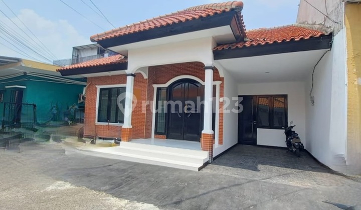 Cilandak - 600 Mtr ke Stasiun MRT Cipete - Rumah Townhouse - Jalan 2 Mobil