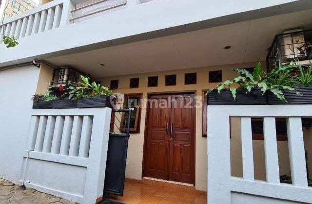 Radio Dalam 500 Mtr Ke Arteri Pi Kost 9 Kamar Furnished FULL Tersewa 1 Km Ke Mrt  1