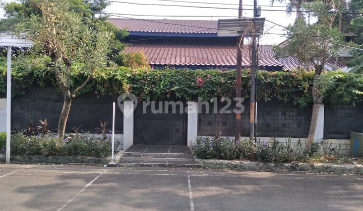 Dharmawangsa - Rumah 2 LT Townhouse - Lingkungan Premium - Jalan 3 Mobil Dharmawangsa - Rumah 2 LT Townhouse - Lingkungan Premium - Jalan 3 Mobil