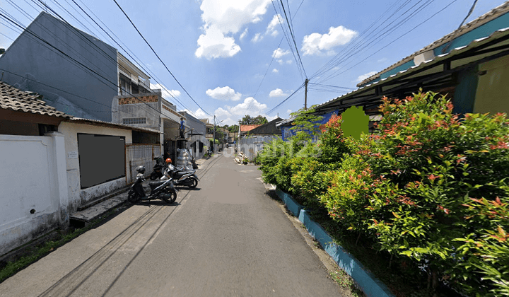 CILANDAK - 1 KM KE MRT –RUMAH KOMPLEK – LINGKUNGAN BAGUS - JALAN 2 MOBIL  2