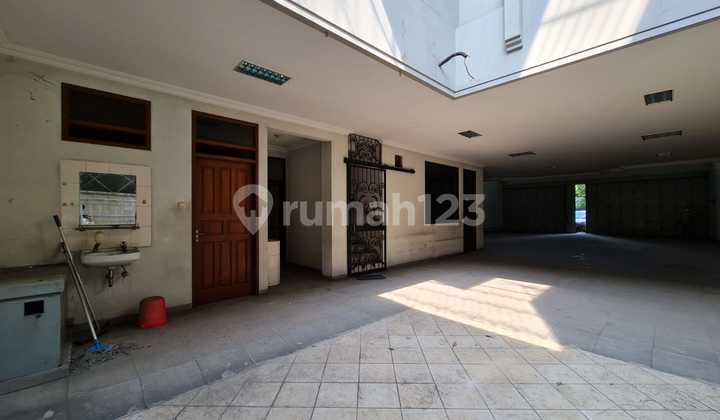 Shop House in the Center of Solo City