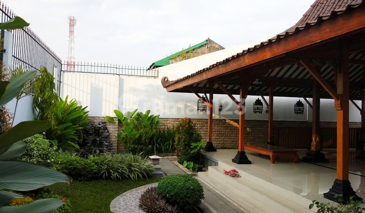 Rumah Bagus 2 Lantai Arsitektur Kolonial / Eropa Dengan Joglo Jati Asli 2