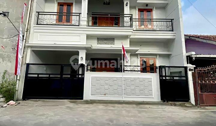 New 2-Story Ready-to-Live-In House New 2-Story Ready-to-Live-In House