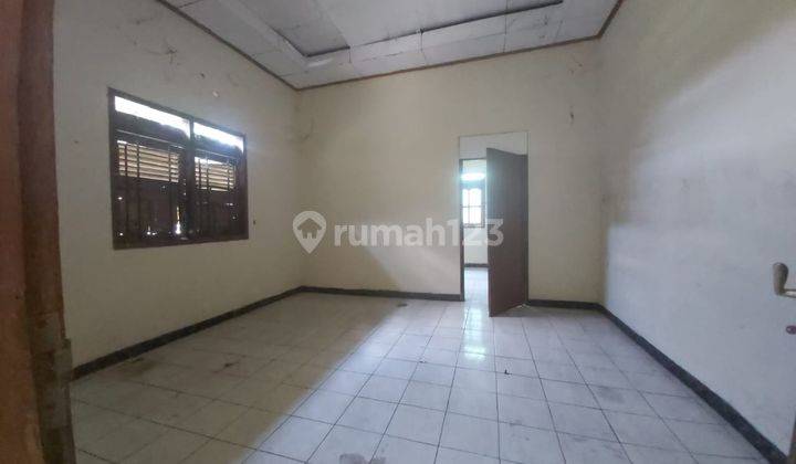 Ruang usaha pinggir jalan utama siap huni 15