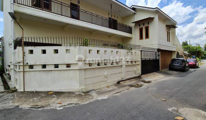 Rumah bagus siap huni lokasi tengah kota 2