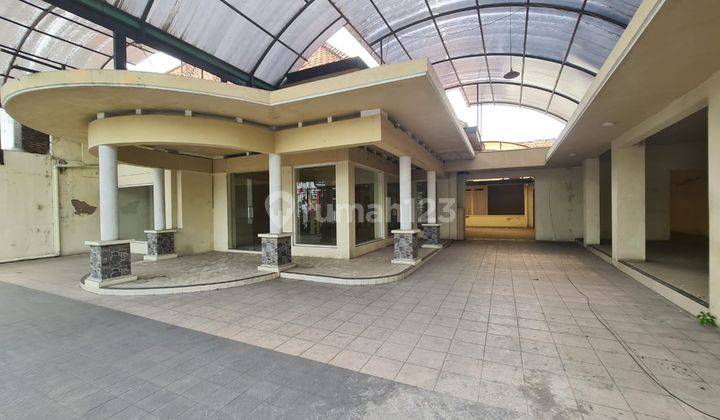 Ruang usaha strategis dekat jalan slamet riyadi 10