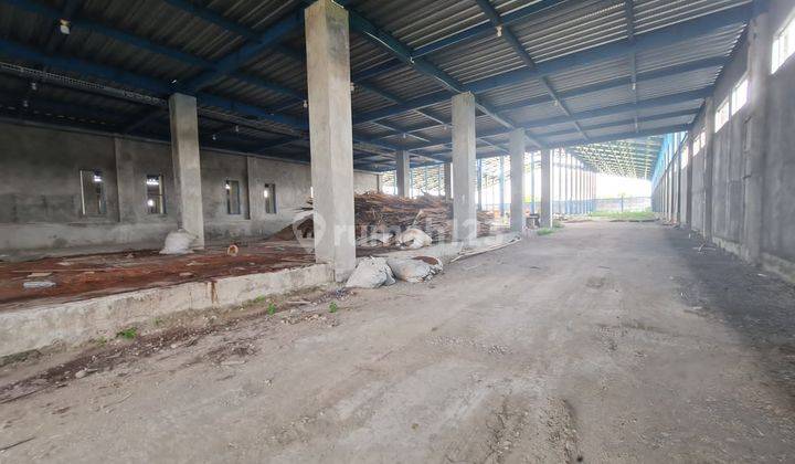 Gudang strategis di kawasan industri 7