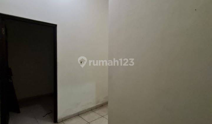 Ruko sangat strategis di kompleks bisnis jalan adi sucipto manahan  6